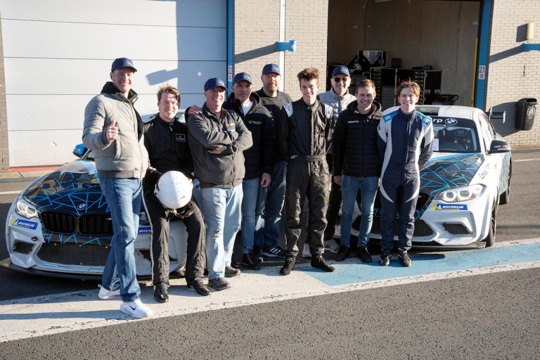 Teamdebuut in de  BMW Racing Cup